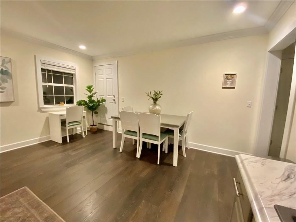 105 Travellers Way - Photo 4 of 20