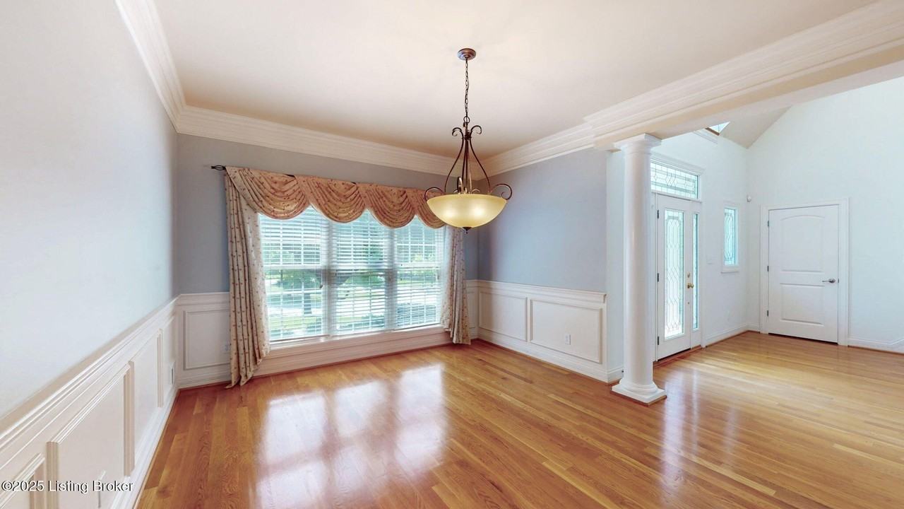 5407 Merribrook Ln - Photo 3 of 43