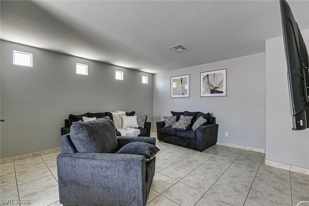 10010 Fragile Fields St - Photo 4 of 22