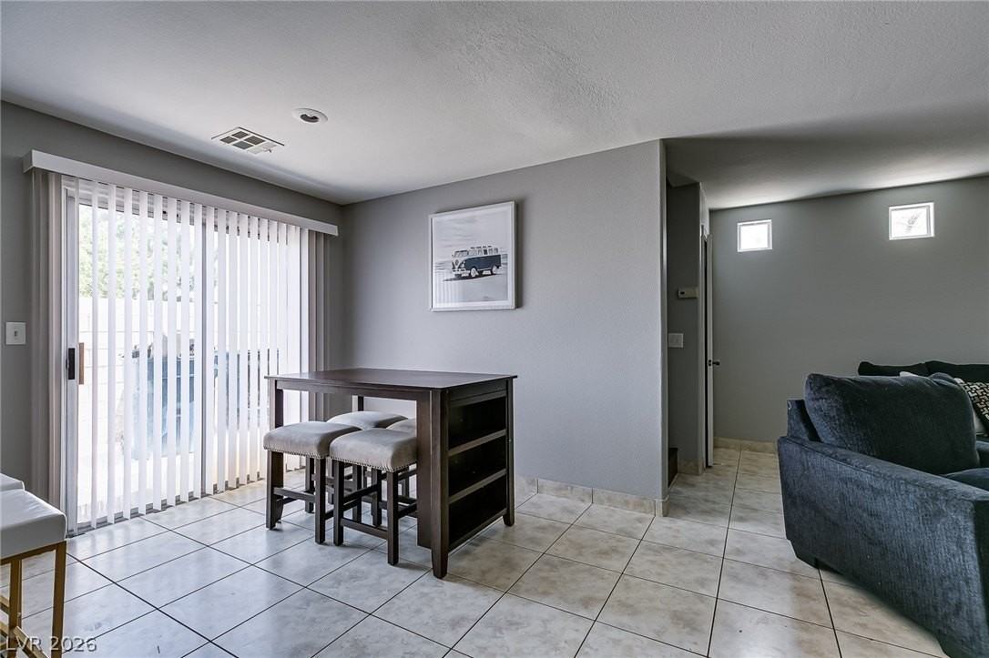 10010 Fragile Fields St - Photo 5 of 22