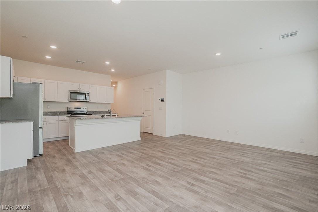 4237 Venus Falls Ave - Photo 4 of 18