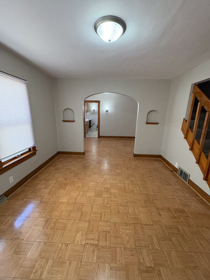 1211 West Thrush Avenue - Photo 4 of 14