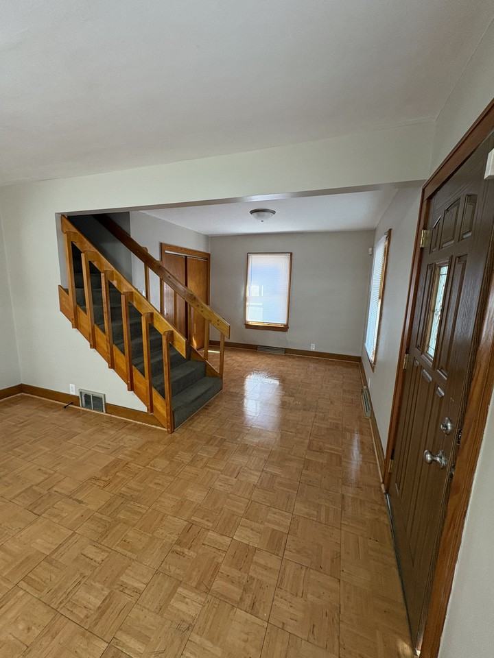 1211 West Thrush Avenue - Photo 5 of 14