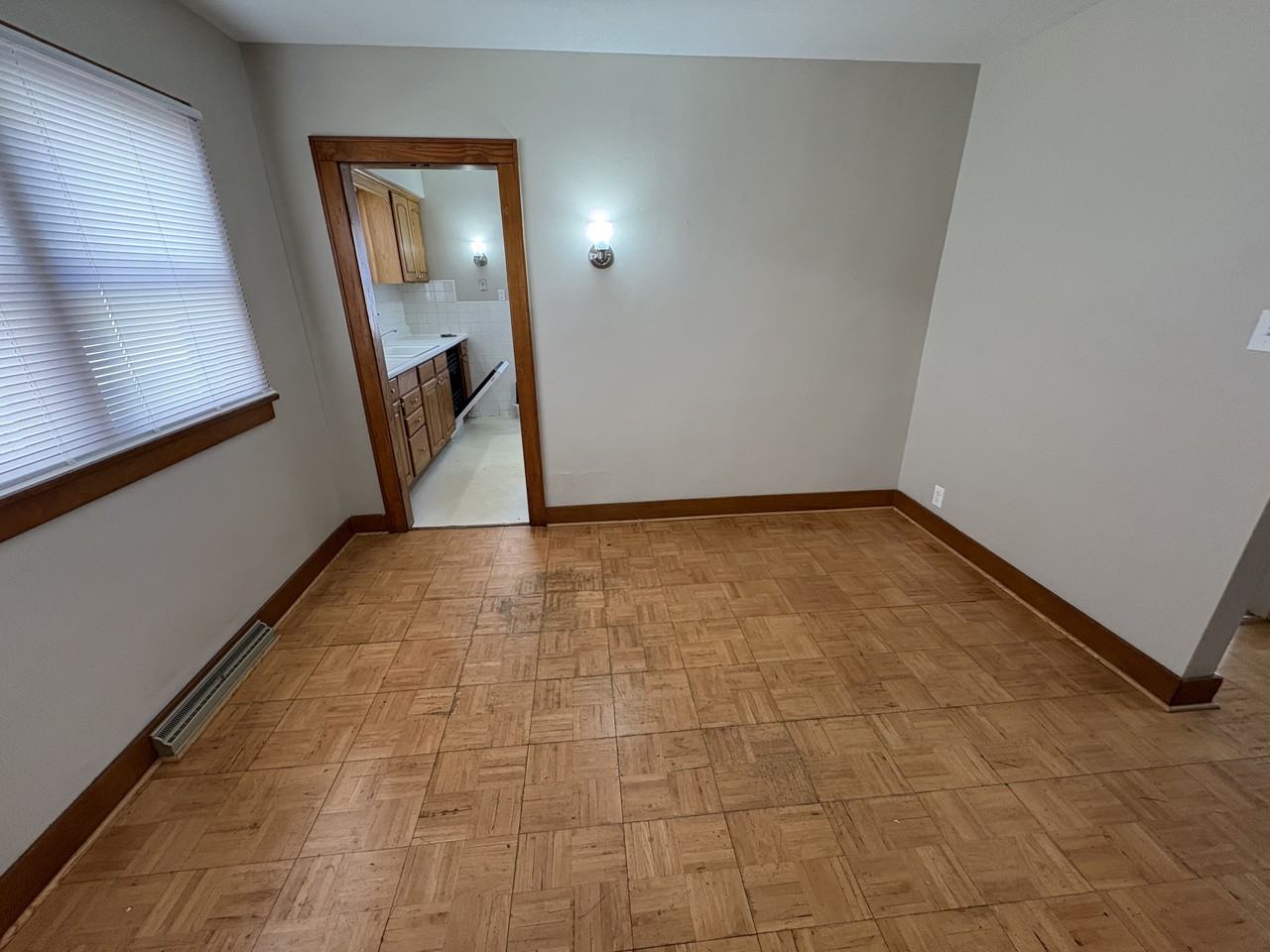 1211 West Thrush Avenue - Photo 6 of 14