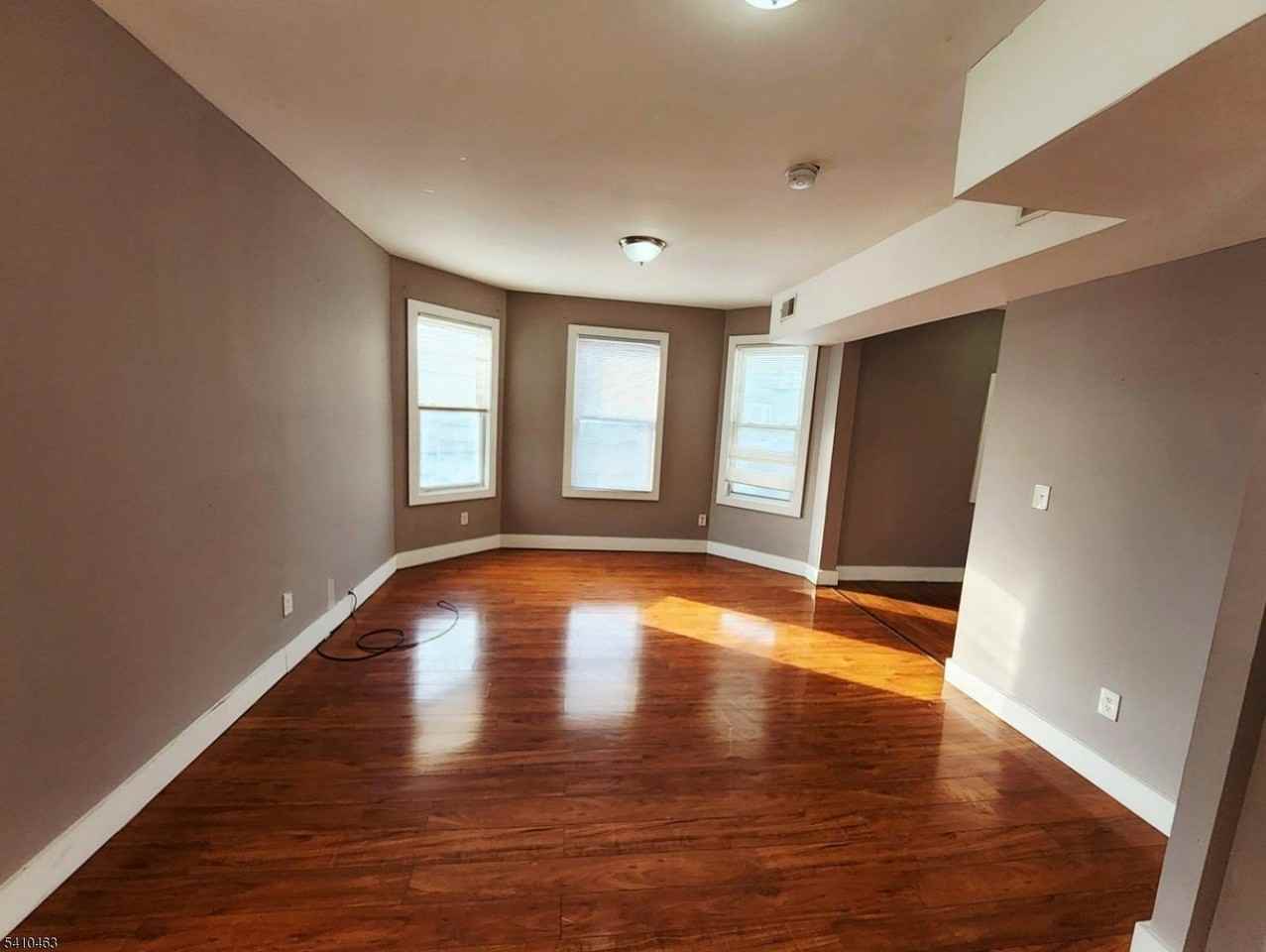 146 Hollywood Ave - Photo 2 of 22