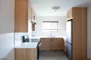 featured image of 197 N Beverwyck Rd #10