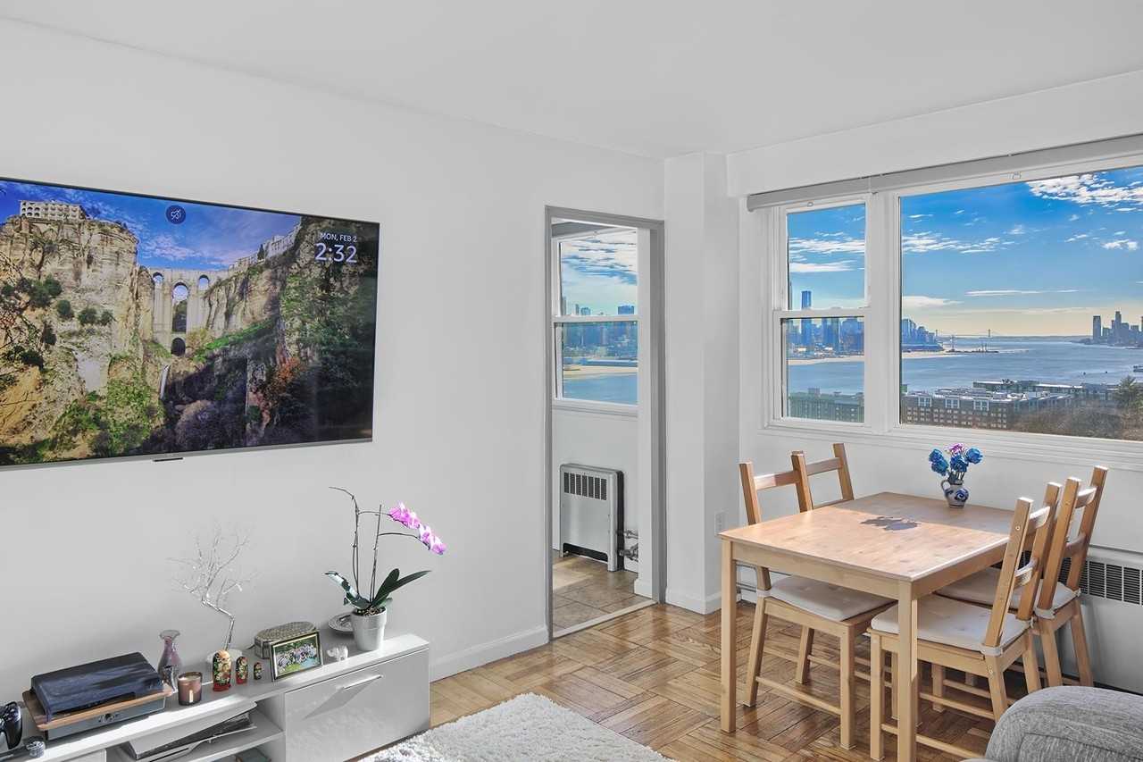 6515 Kennedy Blvd E #9G