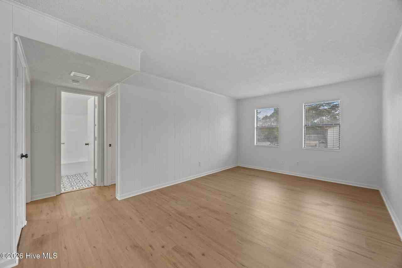 100 Ravenwood Dr Apt D #D - Photo 2 of 18