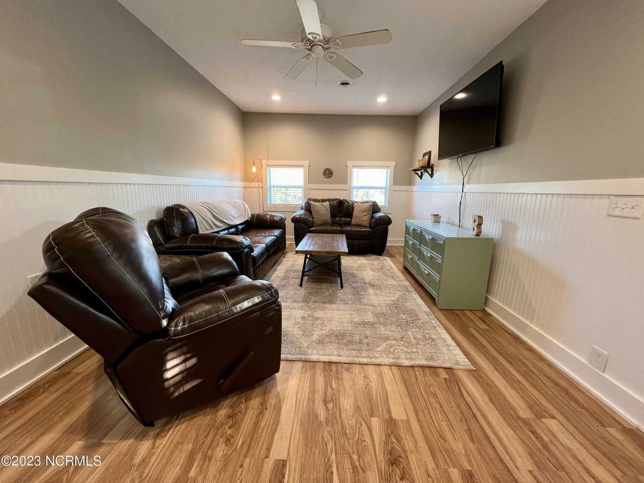 709 Lorraine Cir - Photo 3 of 28