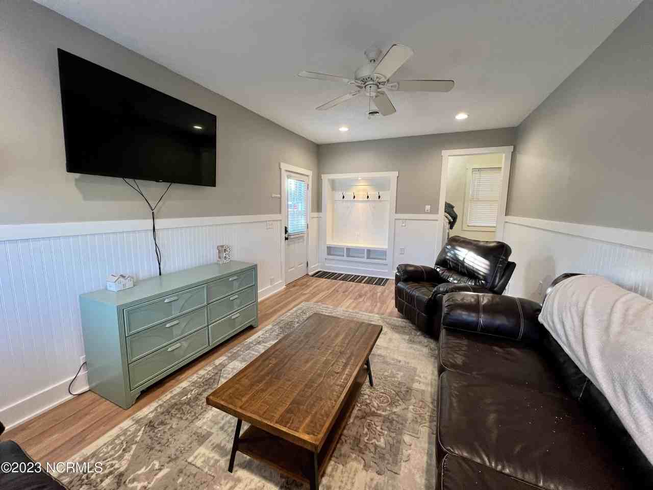 709 Lorraine Cir - Photo 5 of 28