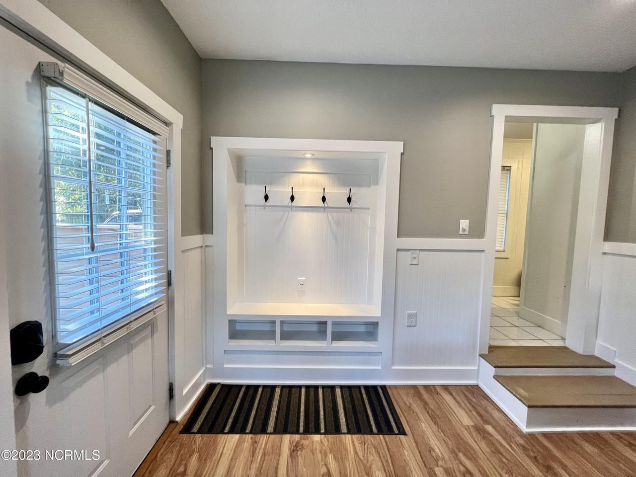 709 Lorraine Cir - Photo 7 of 28