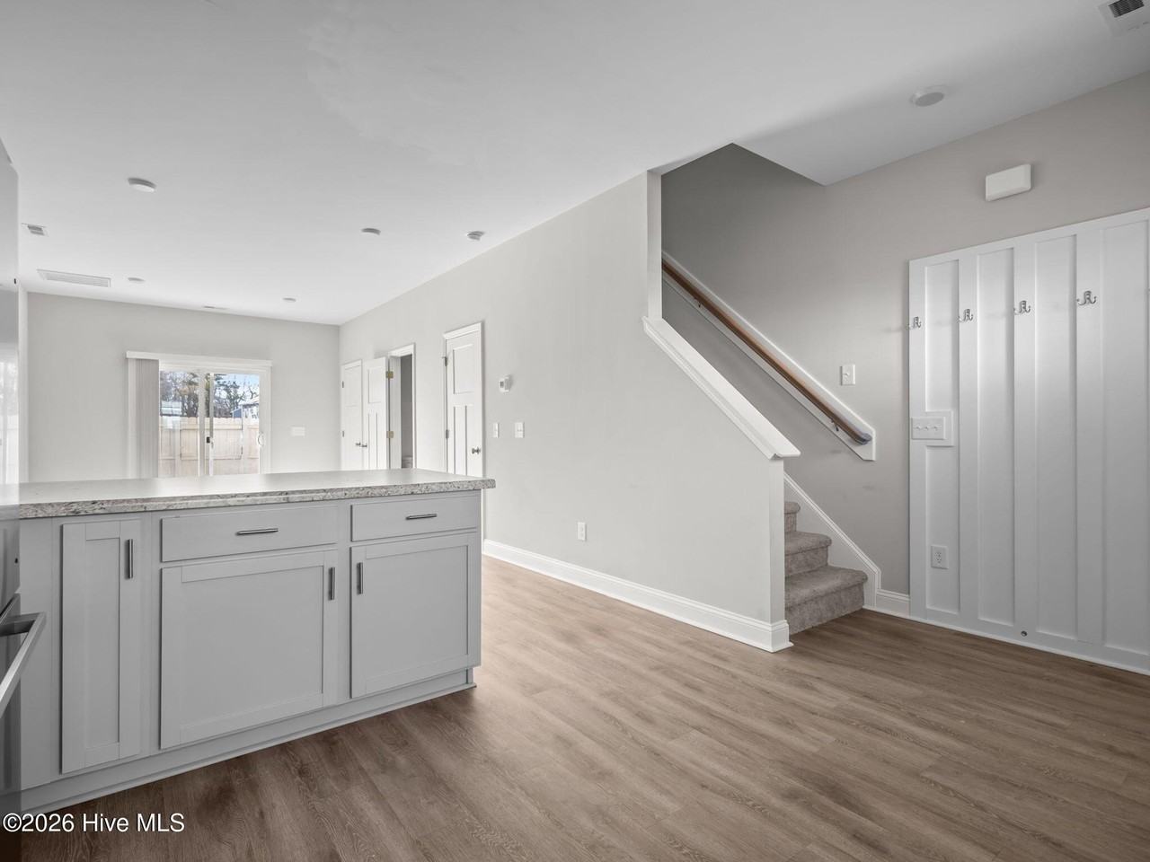 619 Jacks Crossing Dr - Photo 5 of 33