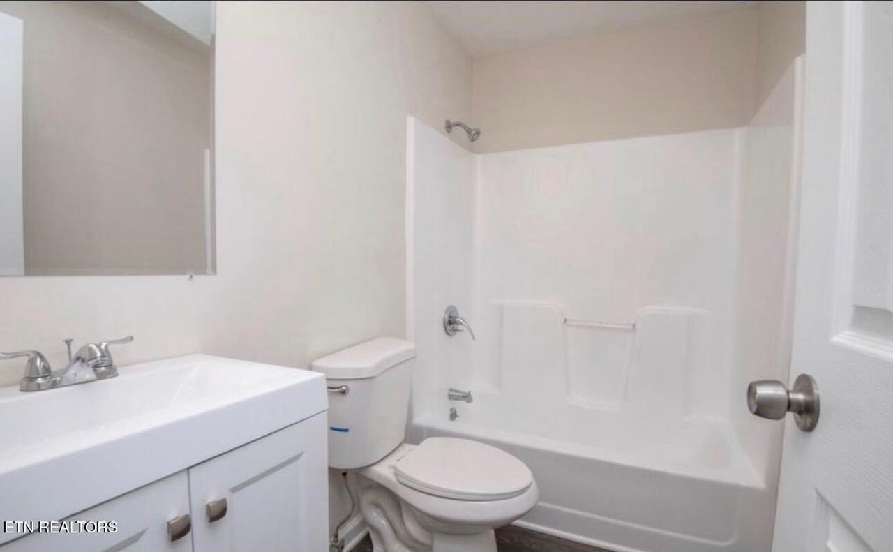 158 Hamilton Cir - Photo 4 of 7