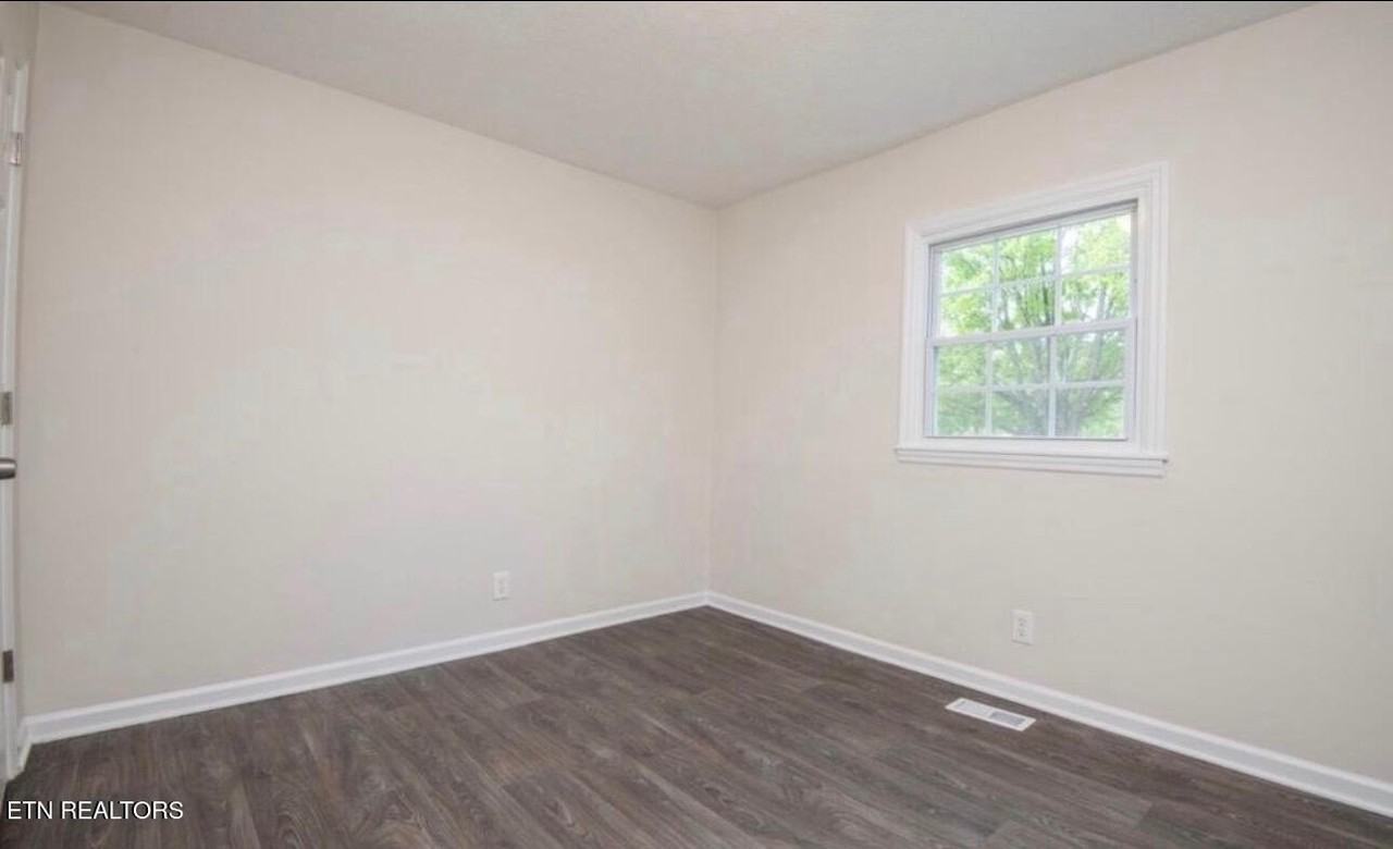 158 Hamilton Cir - Photo 5 of 7