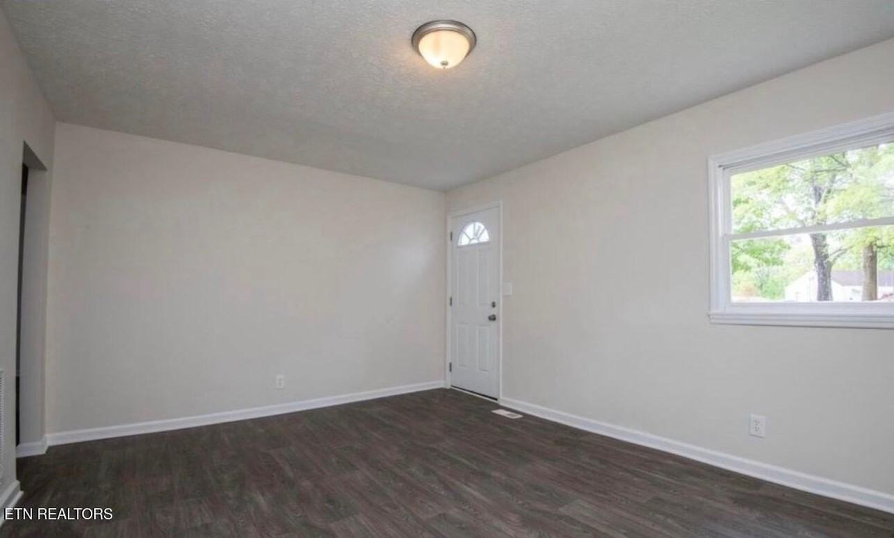 158 Hamilton Cir - Photo 6 of 7