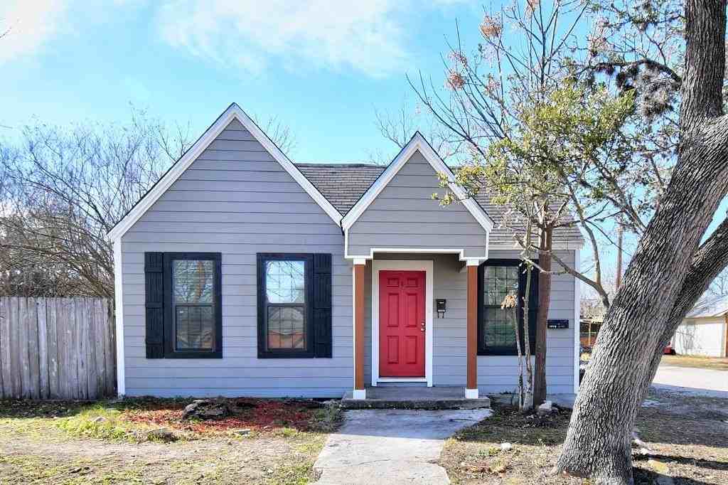 1707B Main St