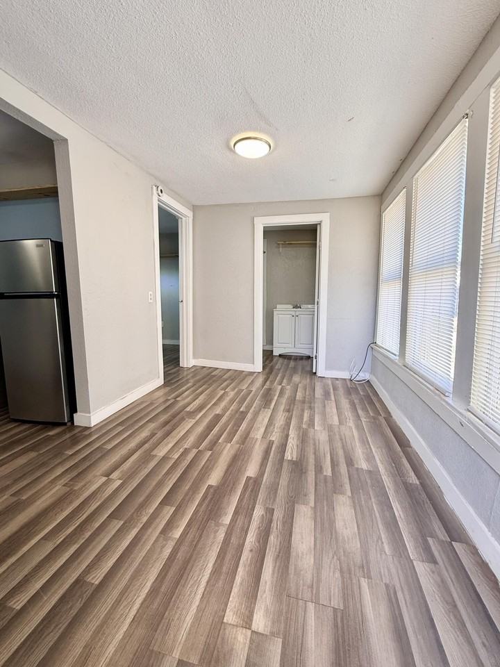 2109 22nd St Unit Rear #REAR - Photo 2 of 10