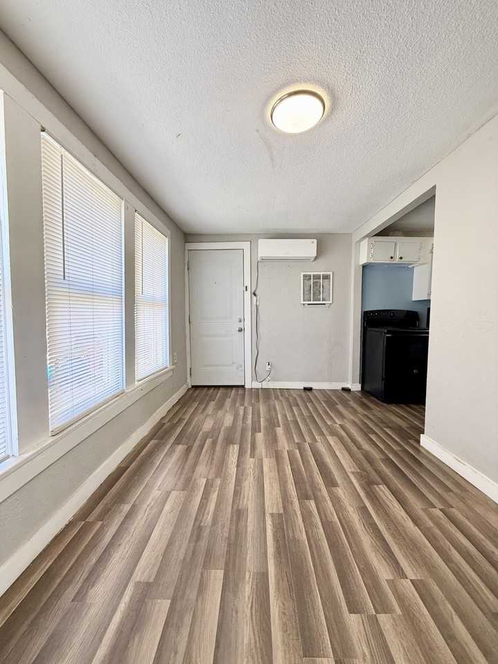 2109 22nd St Unit Rear #REAR - Photo 3 of 10