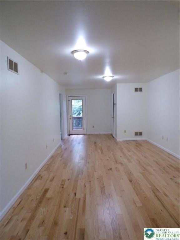 5300 Russell Ct Apt 4 #4 - Photo 3 of 13