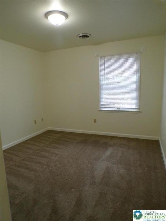 5300 Russell Ct Apt 4 #4 - Photo 7 of 13
