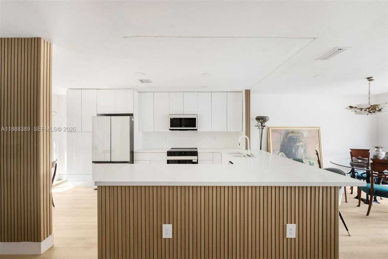 10233 Nw 52nd Ln #0 - Photo 5 of 18