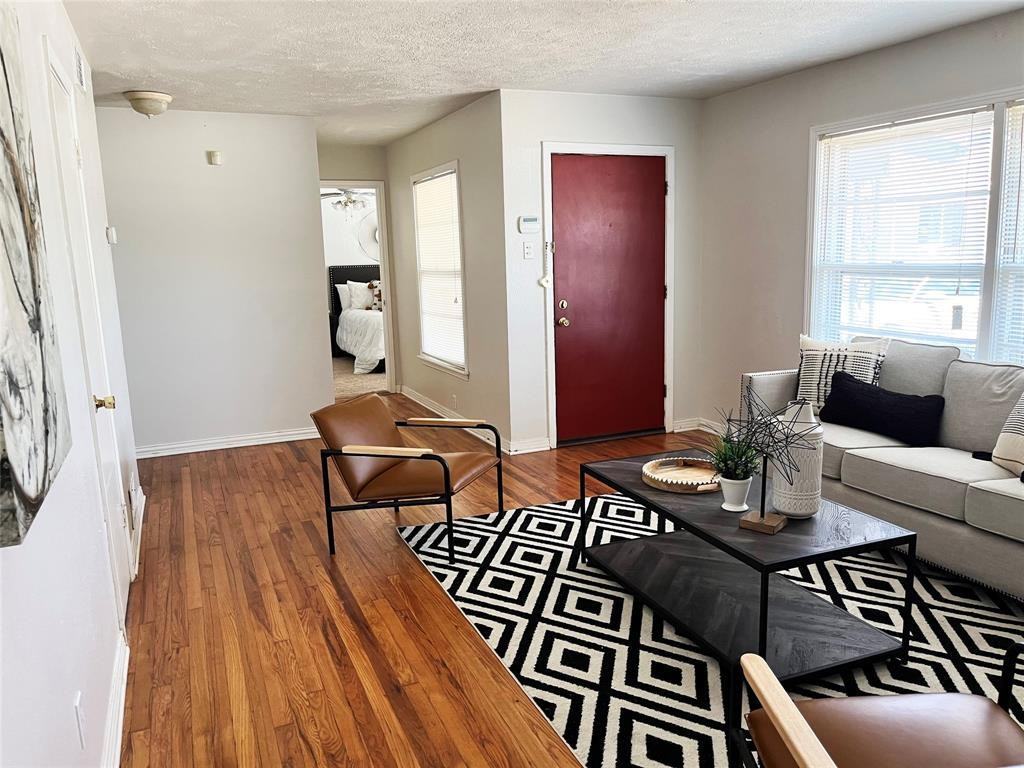 470 Highland Boulevard - Photo 3 of 17