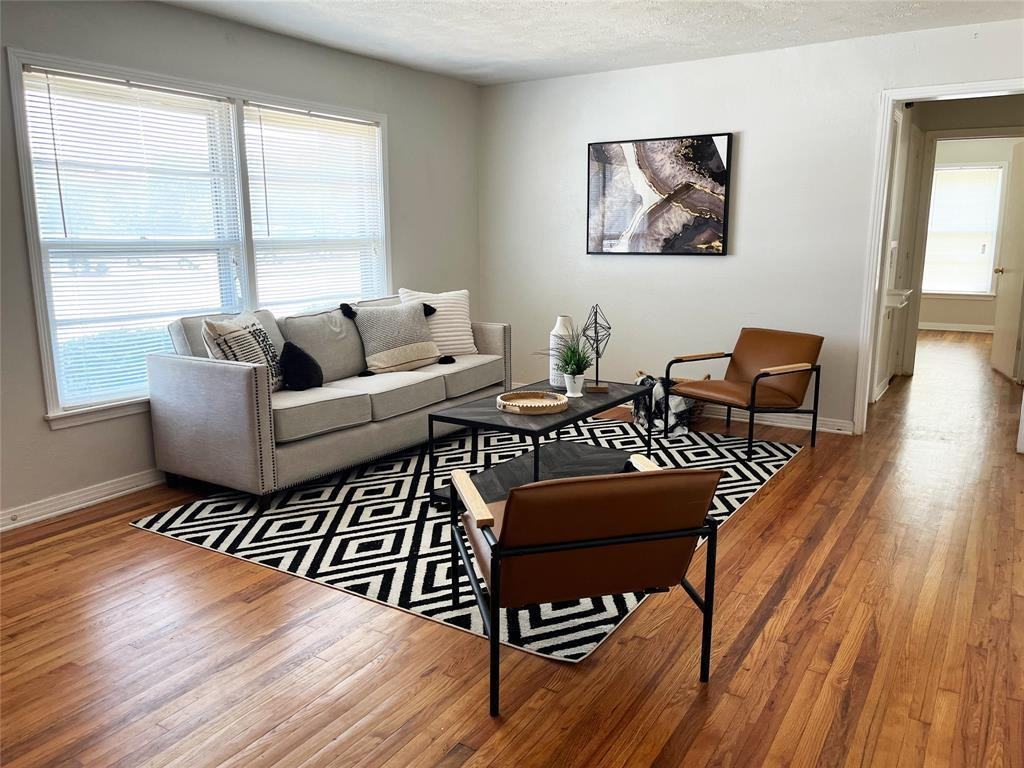 470 Highland Boulevard - Photo 5 of 17