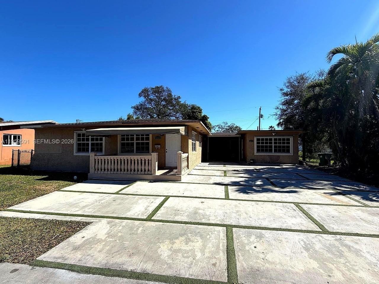 14407 Ne 5th Ave #14407 - Photo 2 of 24