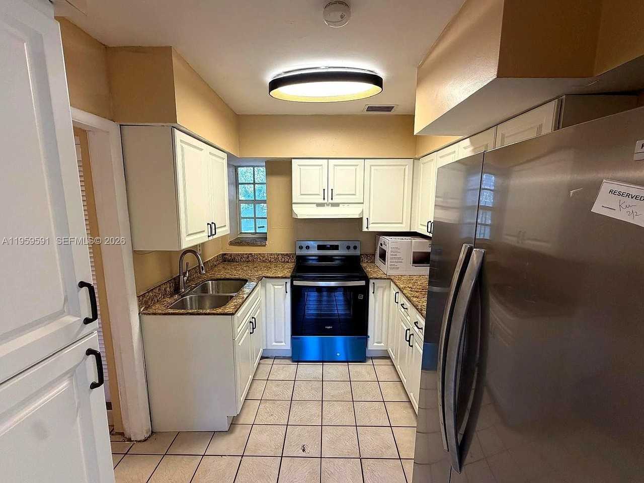 14407 Ne 5th Ave #14407 - Photo 3 of 24