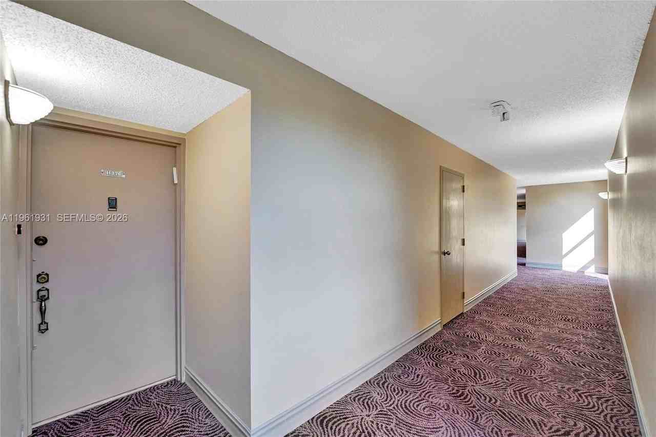 2814 N 46th Ave #H376 - Photo 7 of 49