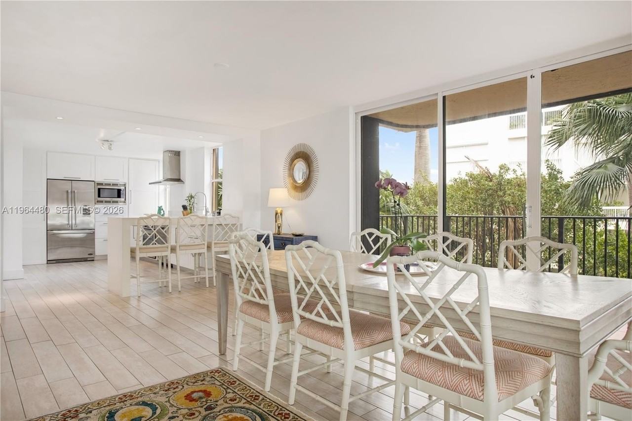 1700 S Bayshore Ln #3A - Photo 5 of 30