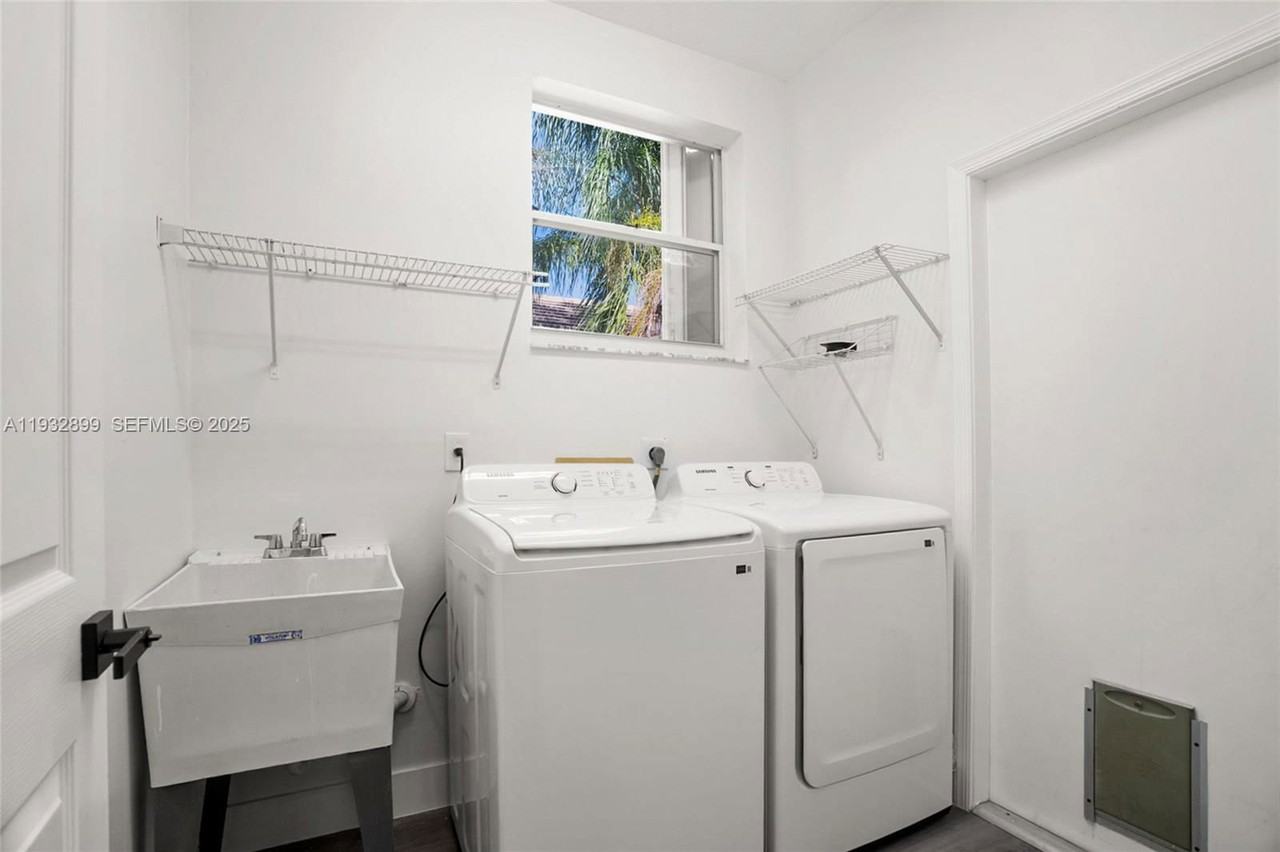 2611 Oakbrook Ct - Photo 7 of 8