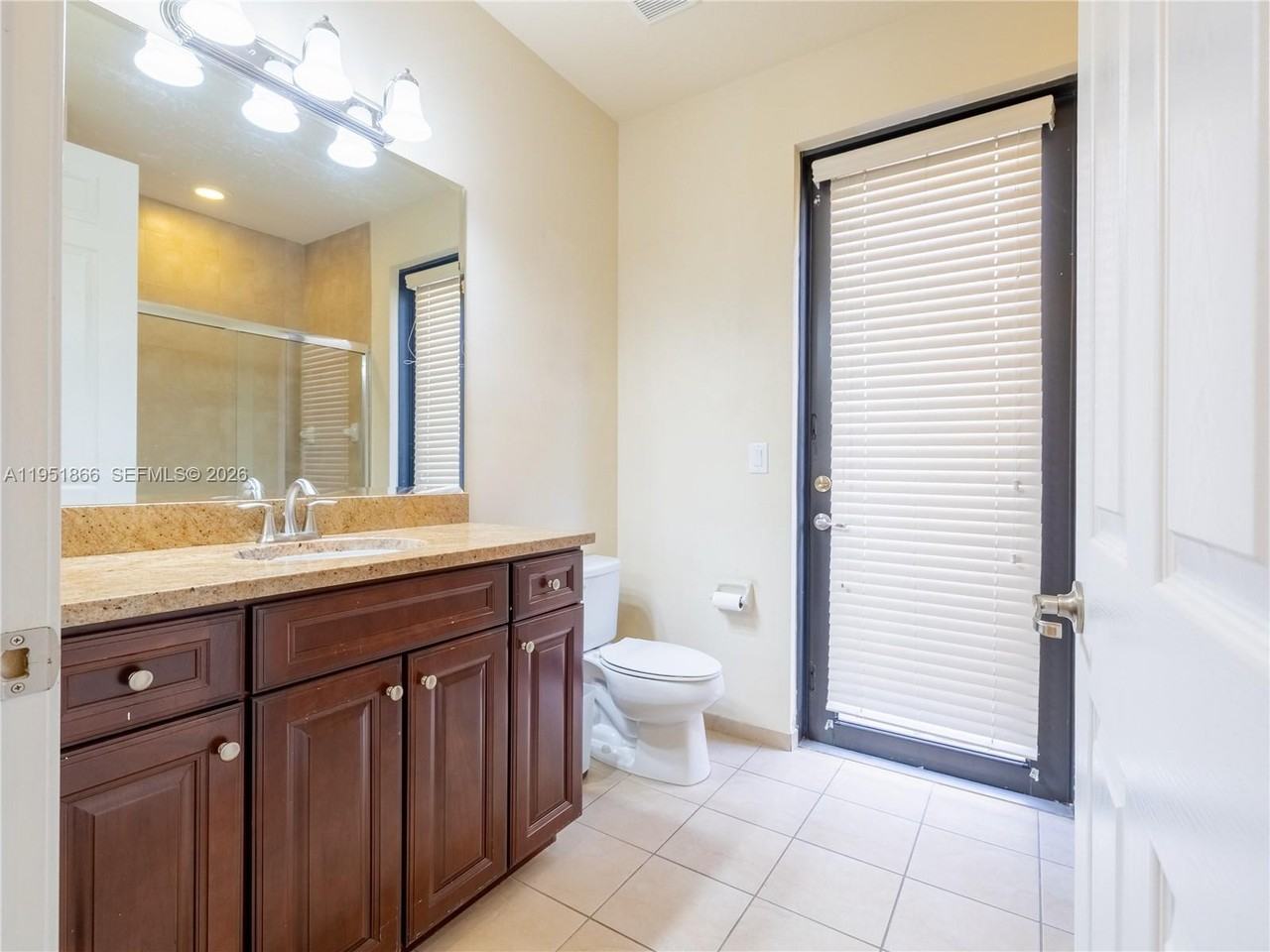 9895 Nw 87th Ave #9895 - Photo 3 of 8