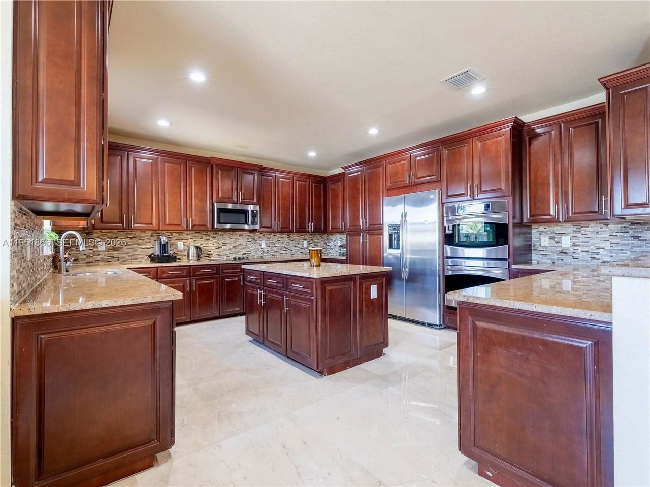 9895 Nw 87th Ave #9895 - Photo 5 of 8