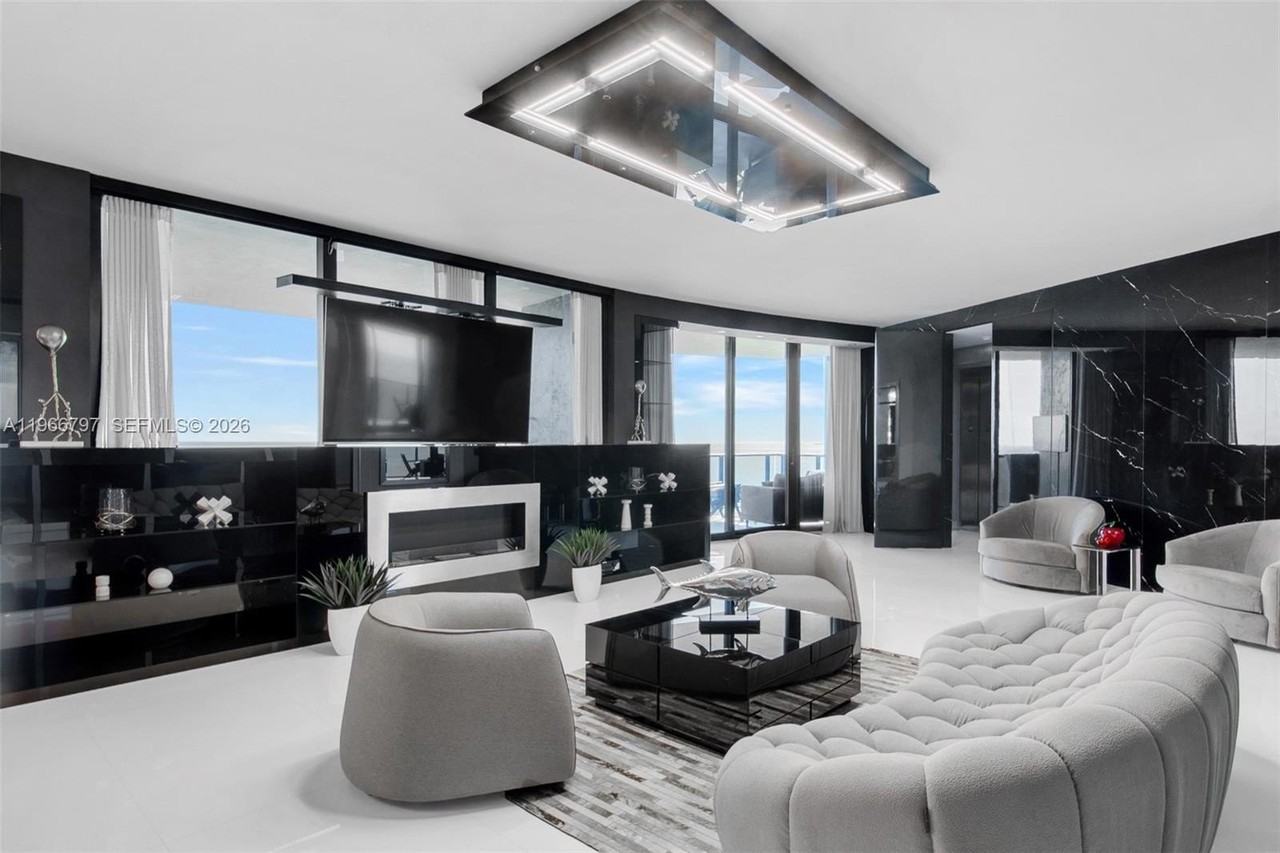 18555 Collins Ave #1605 - Photo 2 of 39