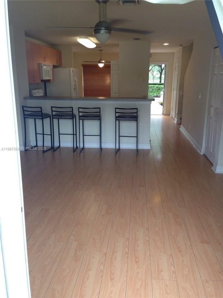 10025 Sw 24th Ct - Photo 3 of 10