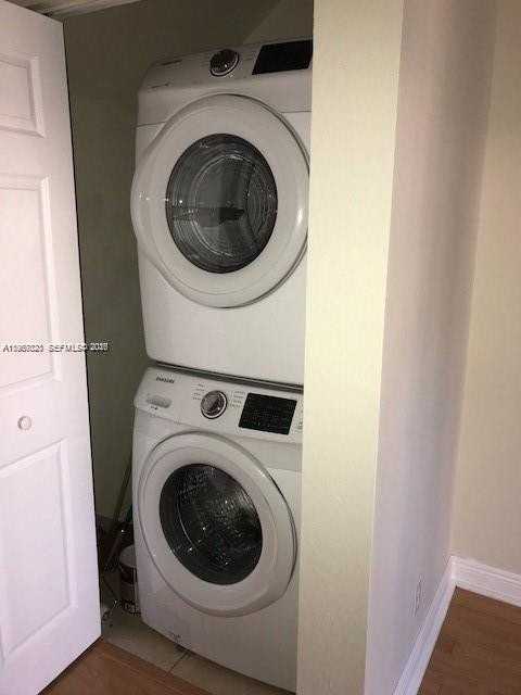 10025 Sw 24th Ct - Photo 7 of 10