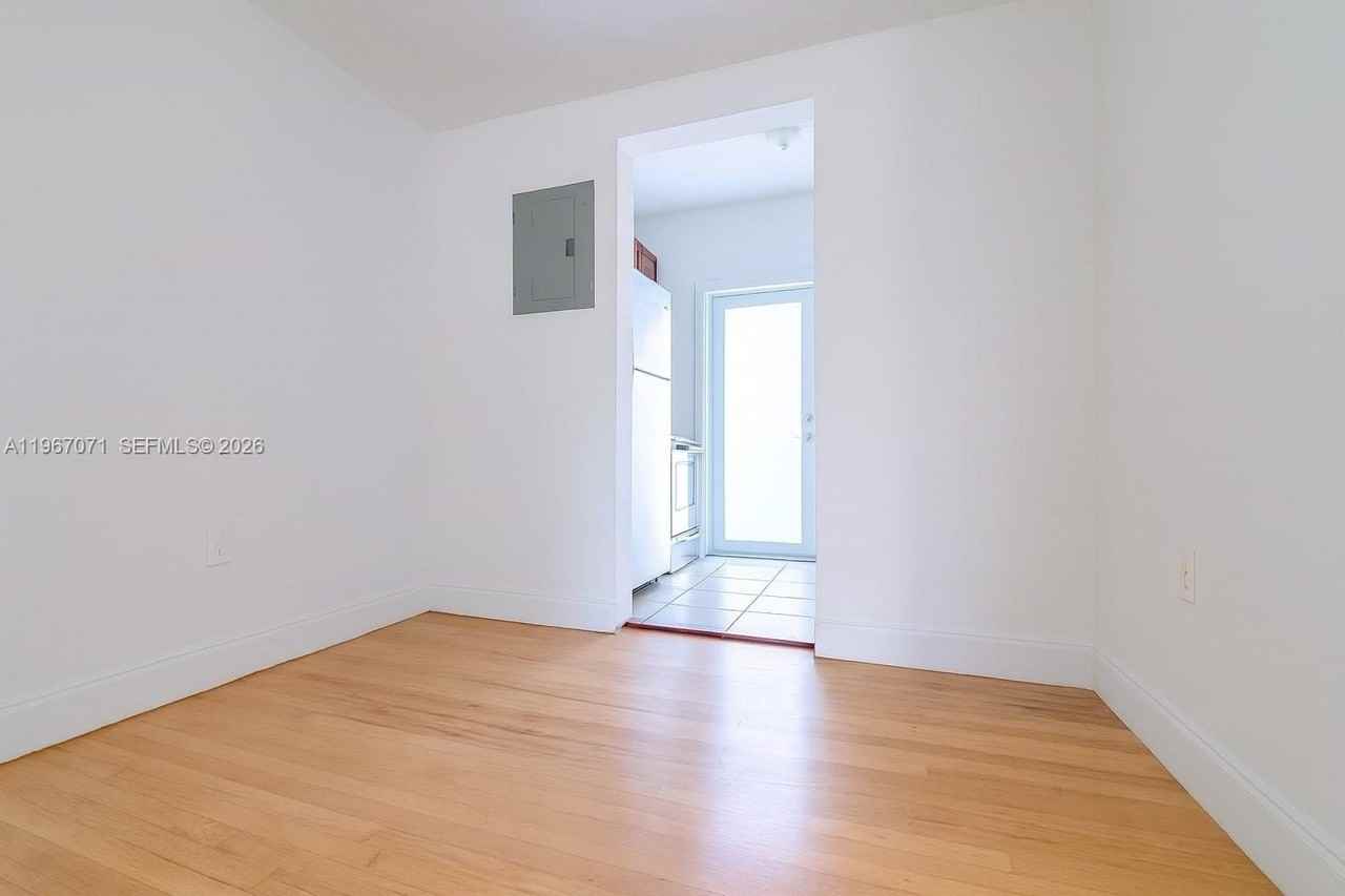 7207 Bay Dr #19 - Photo 6 of 20