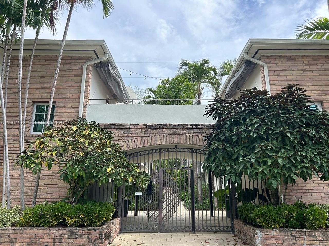 1605 Lenox Ave #1605-3 - Photo 2 of 17