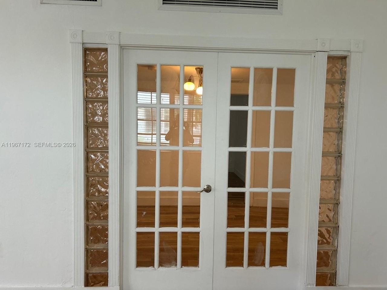 1605 Lenox Ave #1605-3 - Photo 5 of 17