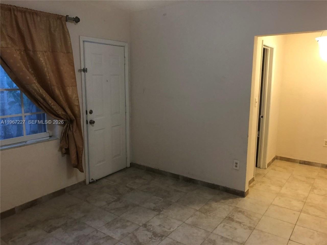 1020 Sw 5th St #6 - Photo 3 of 11