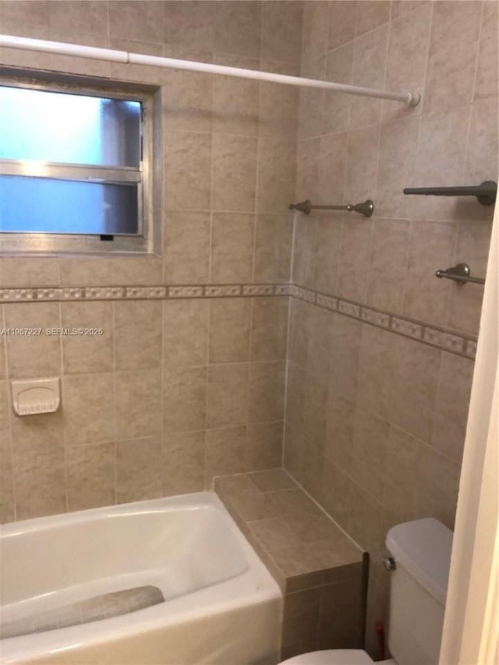 1020 Sw 5th St #6 - Photo 6 of 11