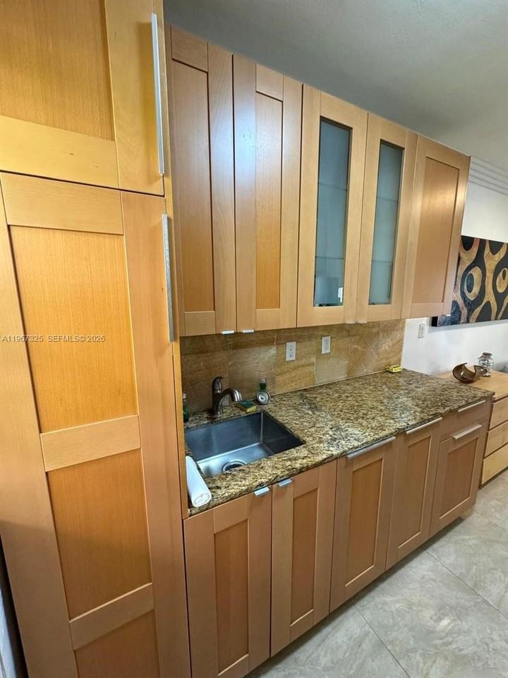 650 Pennsylvania Ave #2 - Photo 6 of 24