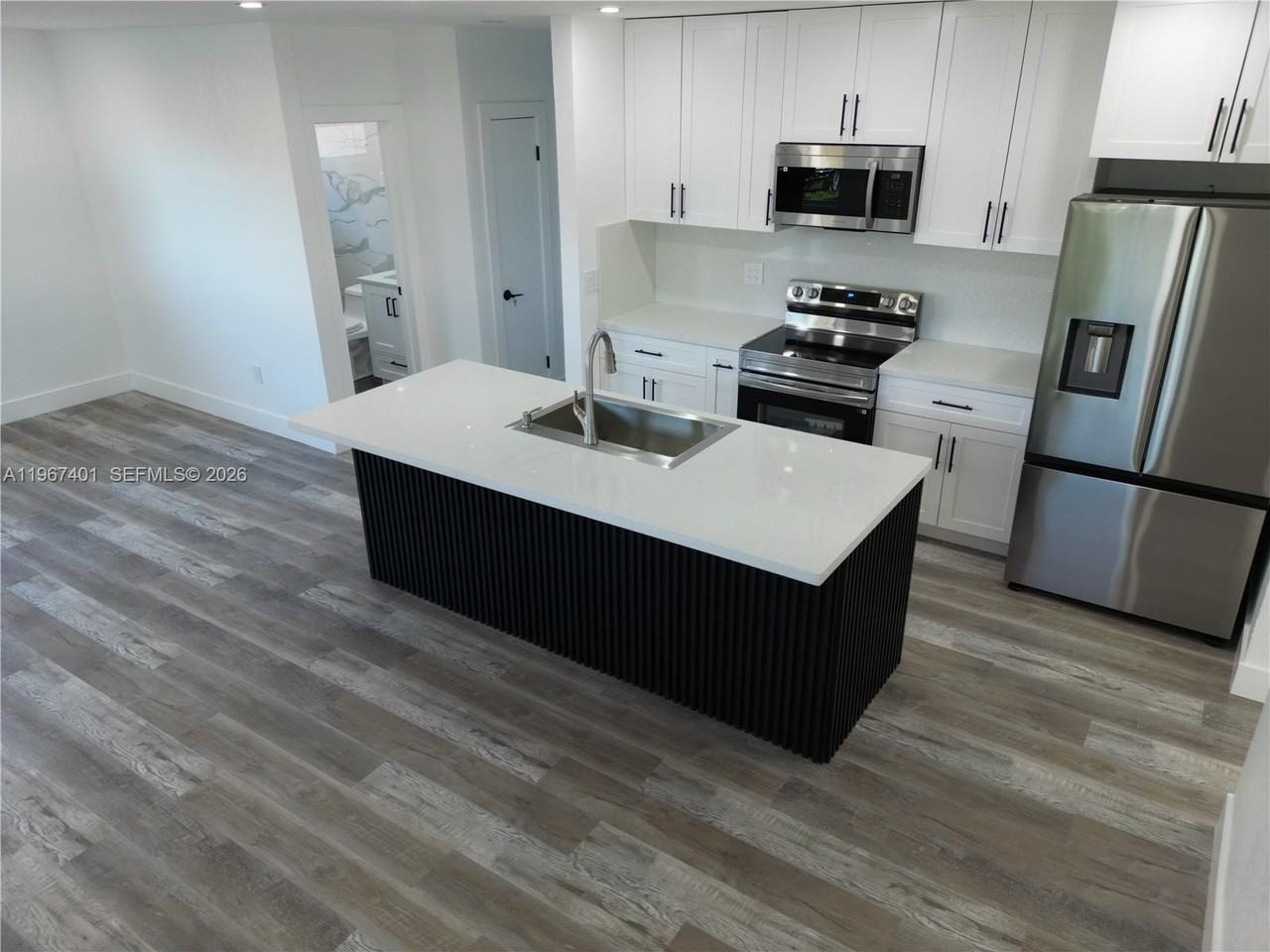 2600 Nw 108th St - Photo 4 of 42