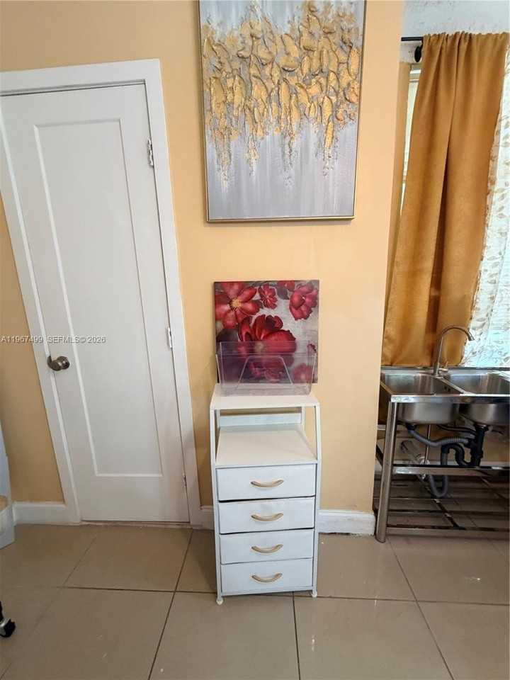 3580 Nw 32nd Ct - Photo 6 of 18