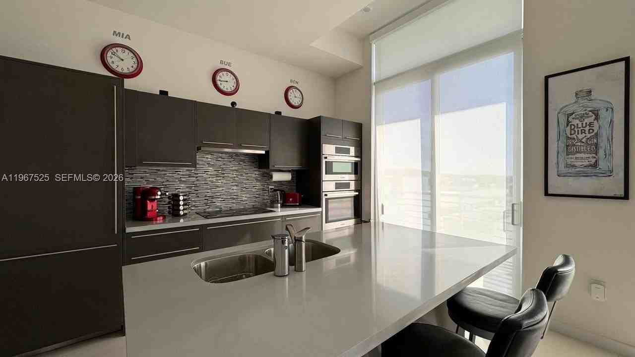 7875 Nw 107th Ave #812 - Photo 6 of 19