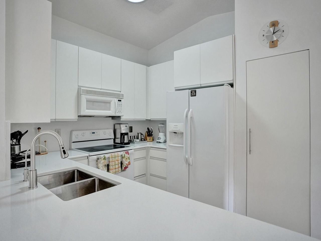 1245 Sw 46th Way - Photo 5 of 8