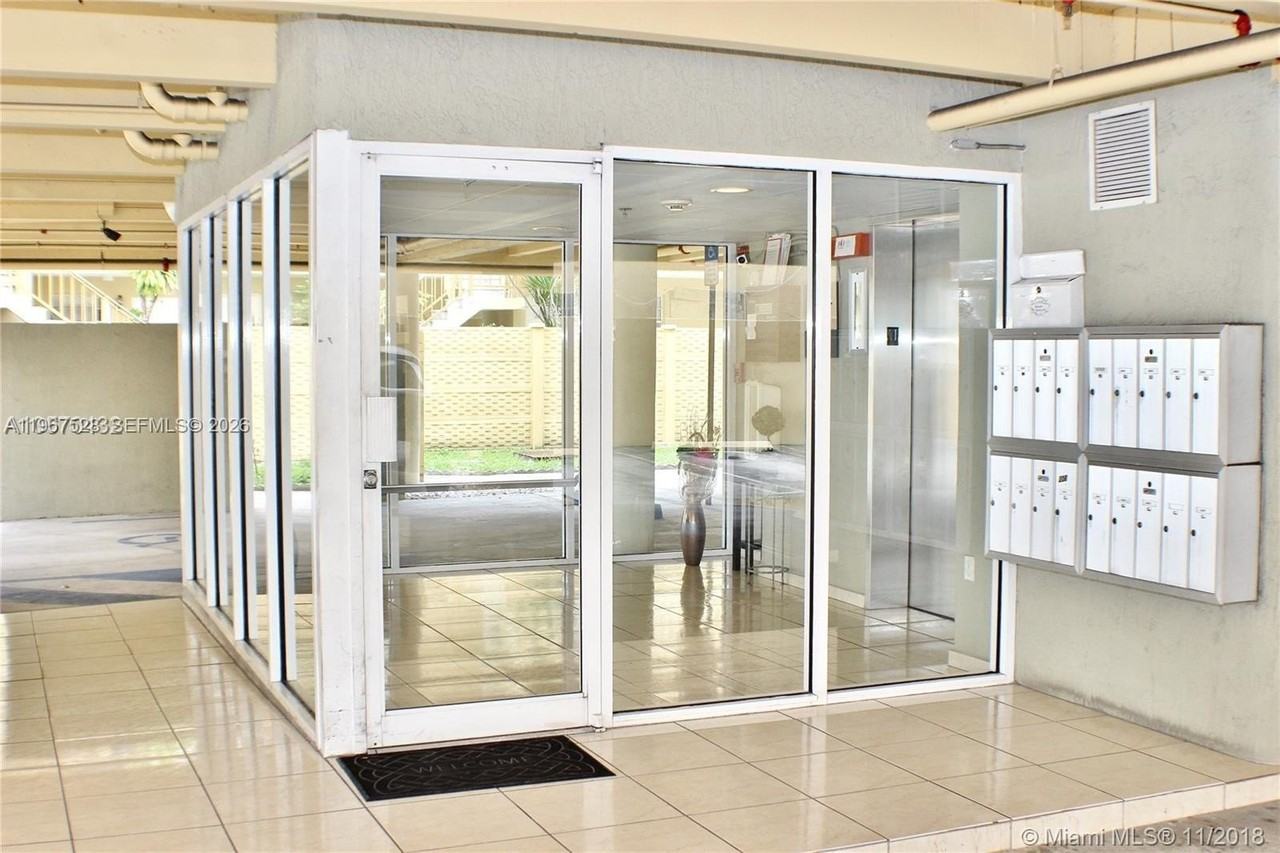 437 Sw 7th St #308 - Photo 4 of 14