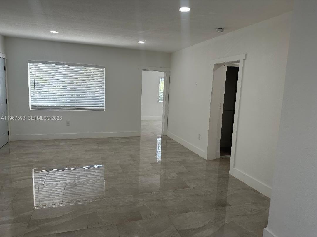 7115 Rue Granville #C - Photo 3 of 14