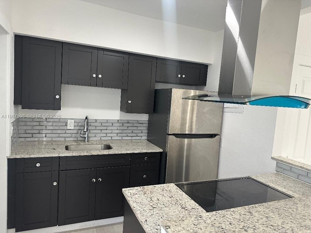 7115 Rue Granville #C - Photo 4 of 14